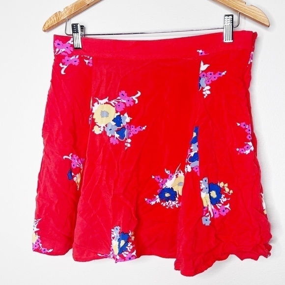 ModCloth Red Floral Mini Skirt Size Large - Picture 1 of 6